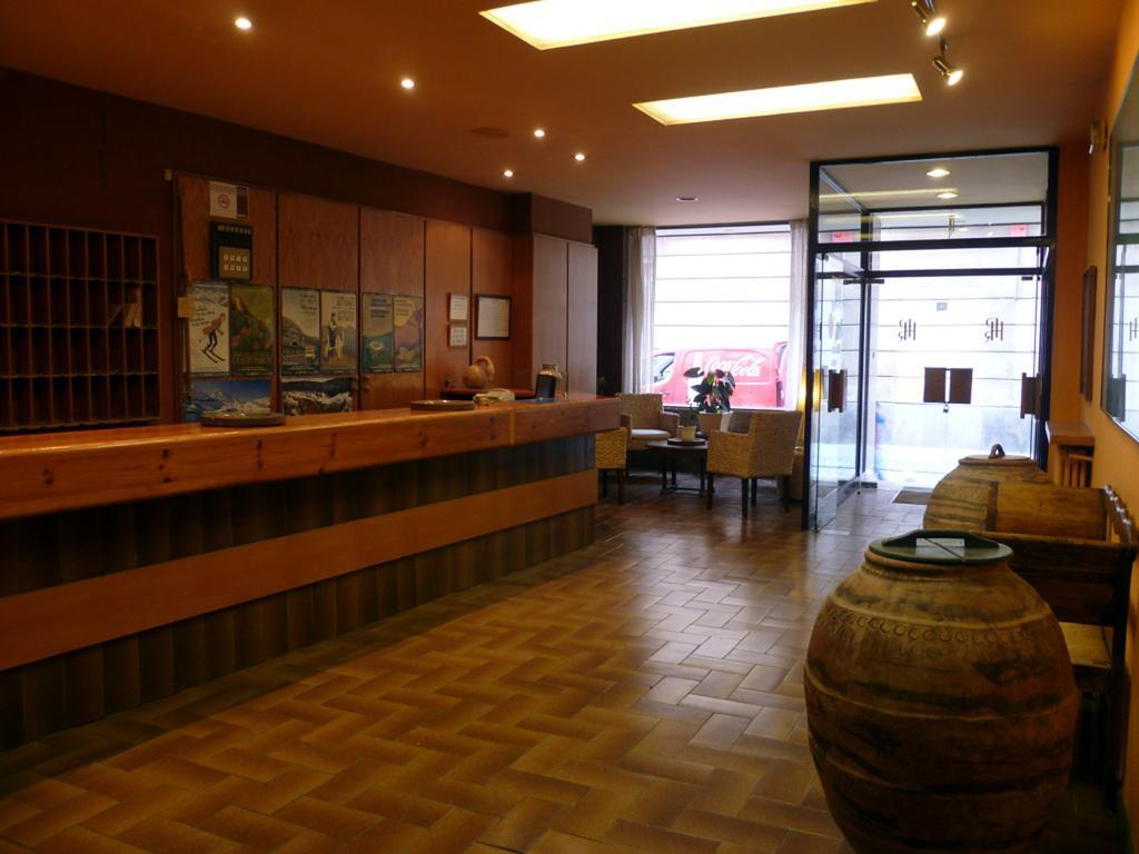 Hotel Pradas Jaca Dış mekan fotoğraf